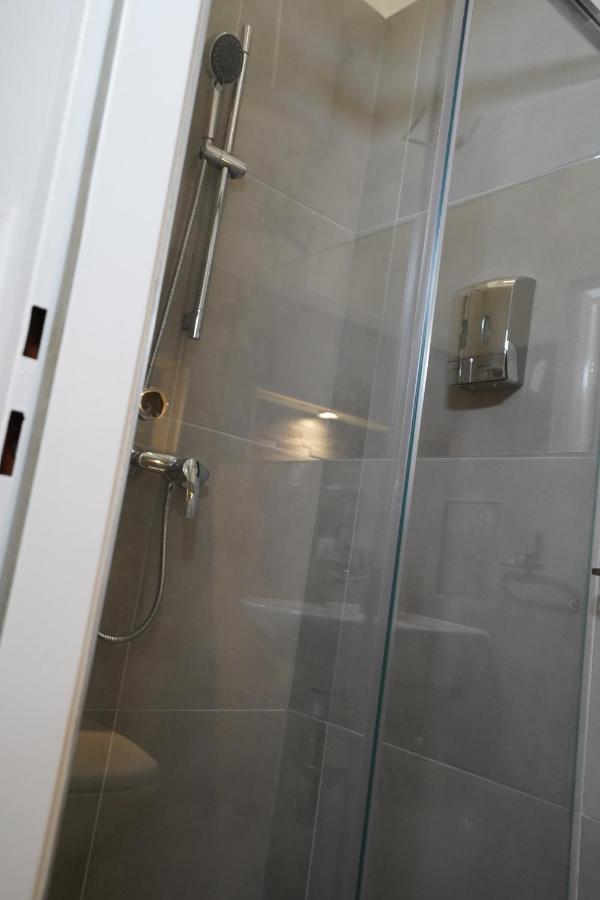 Real Appartments Wina Bagian luar foto
