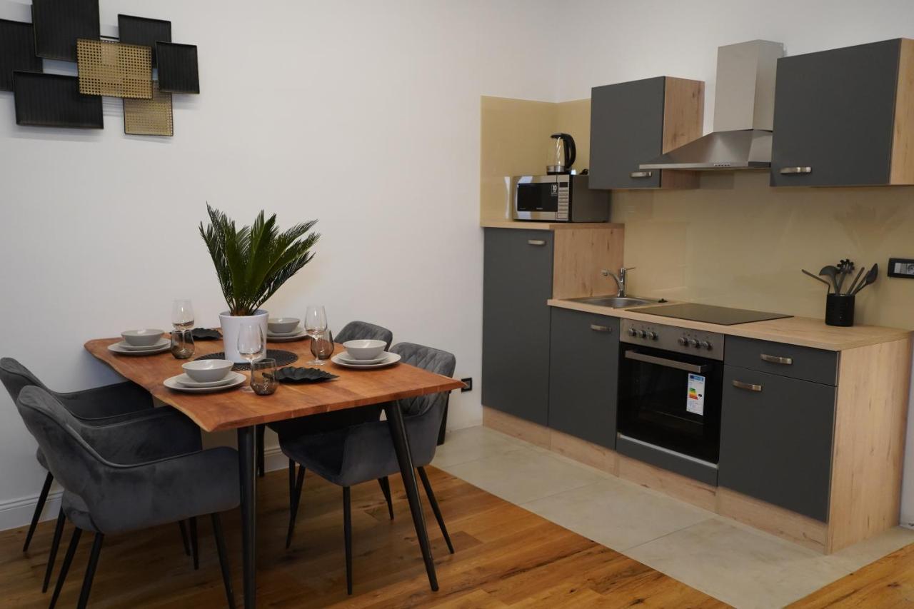 Real Appartments Wina Bagian luar foto