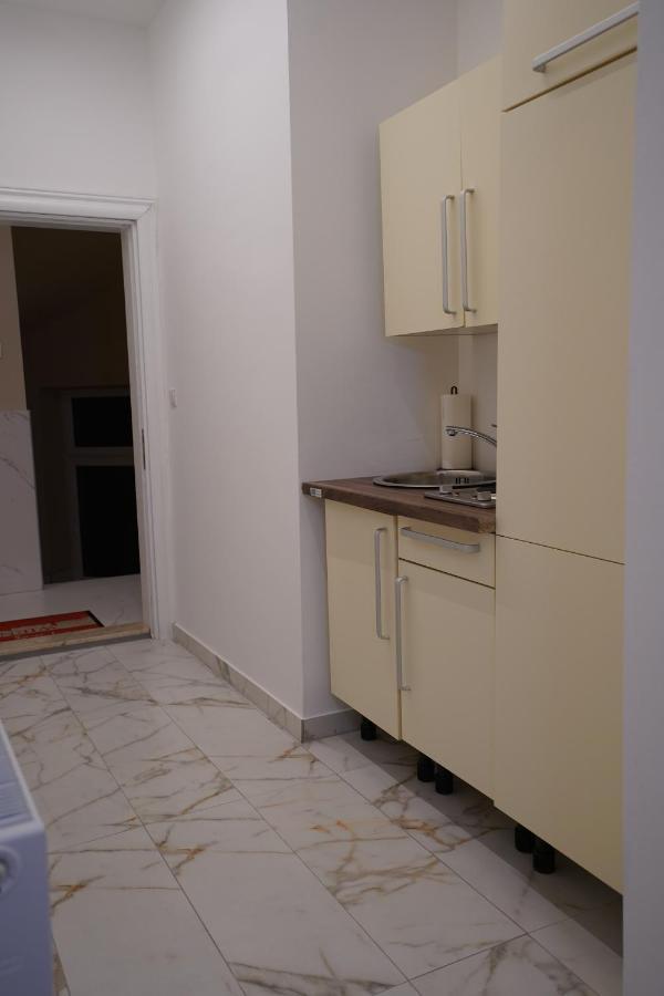 Real Appartments Wina Bagian luar foto