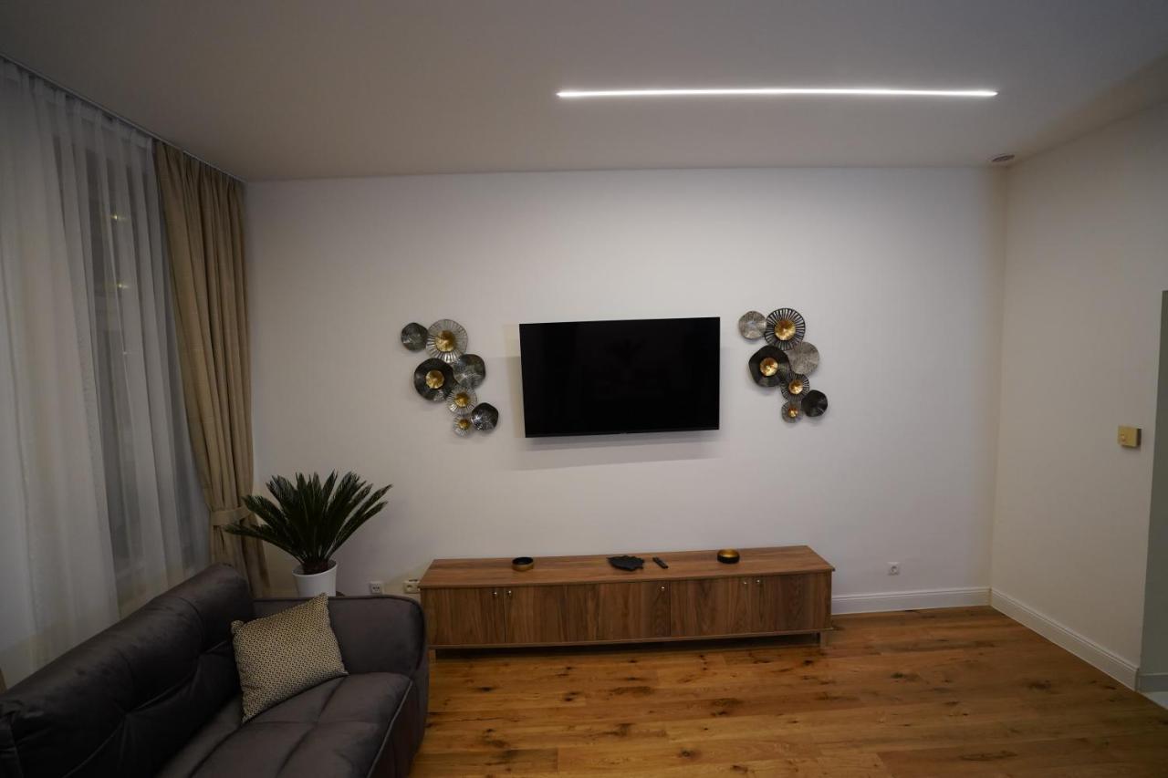 Real Appartments Wina Bagian luar foto