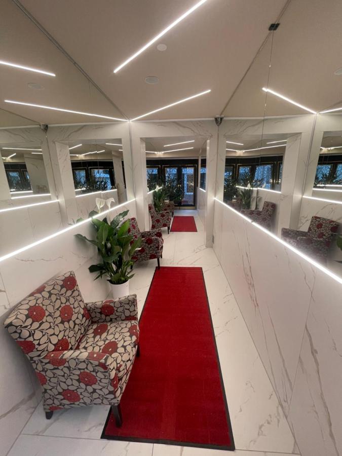 Real Appartments Wina Bagian luar foto