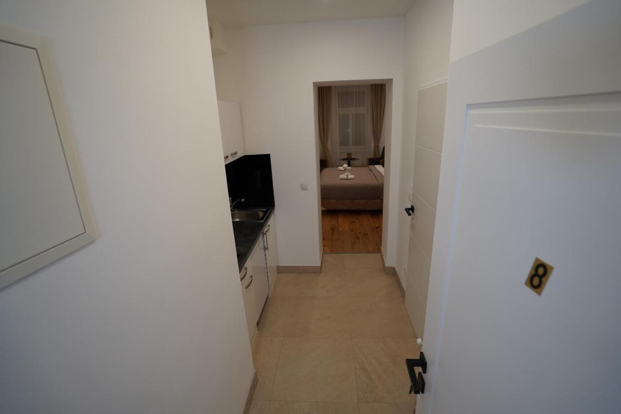 Real Appartments Wina Bagian luar foto