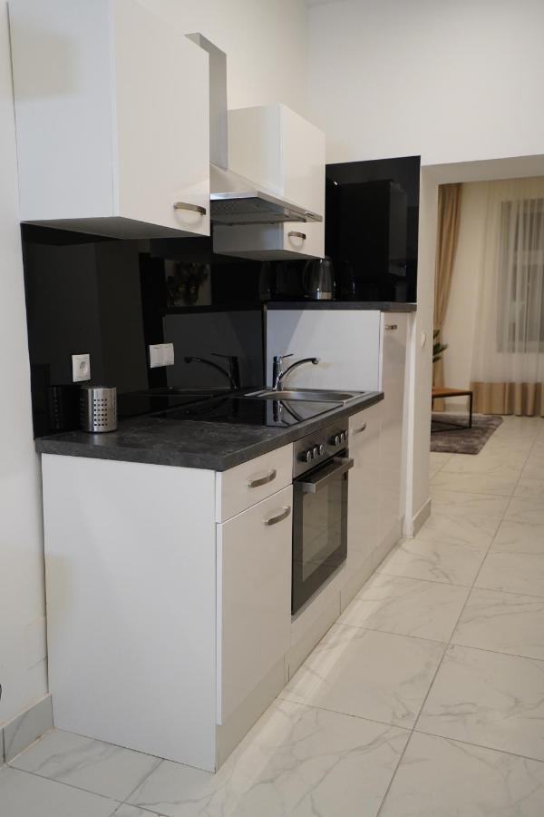 Real Appartments Wina Bagian luar foto