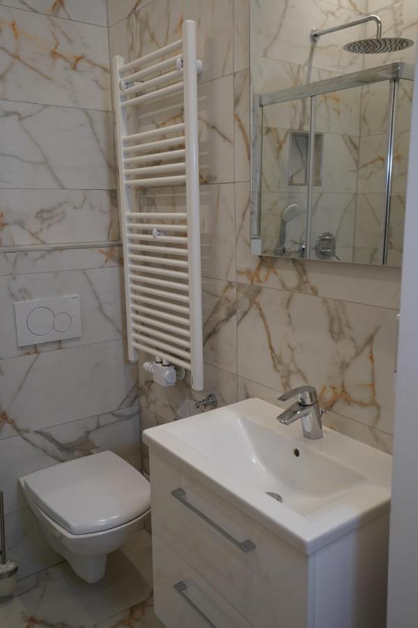Real Appartments Wina Bagian luar foto