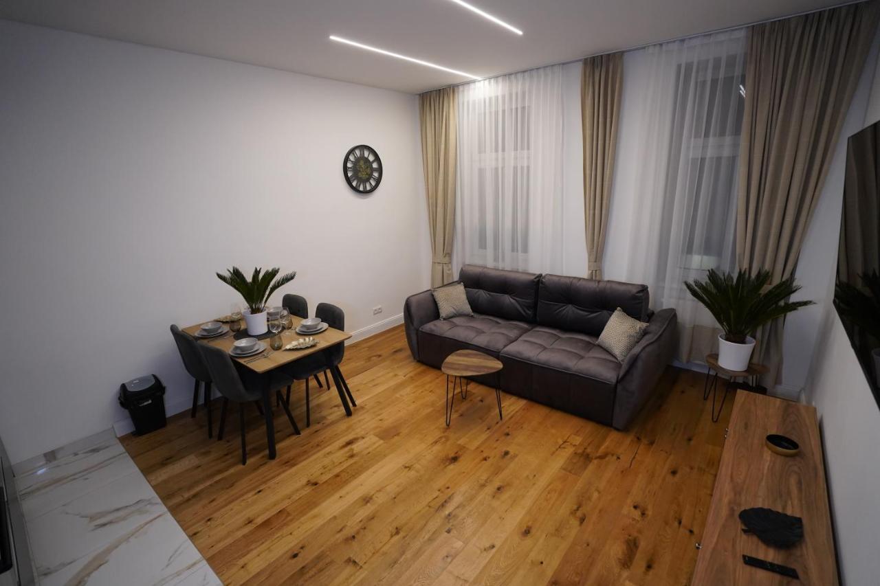 Real Appartments Wina Bagian luar foto